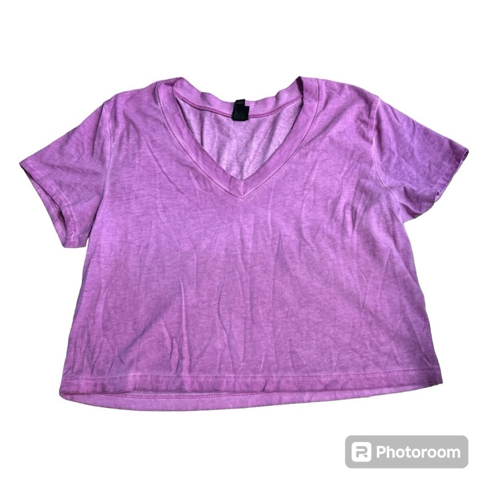 Wild Fable purple lavender V neck short sleeved crop top, some distressing, M.
